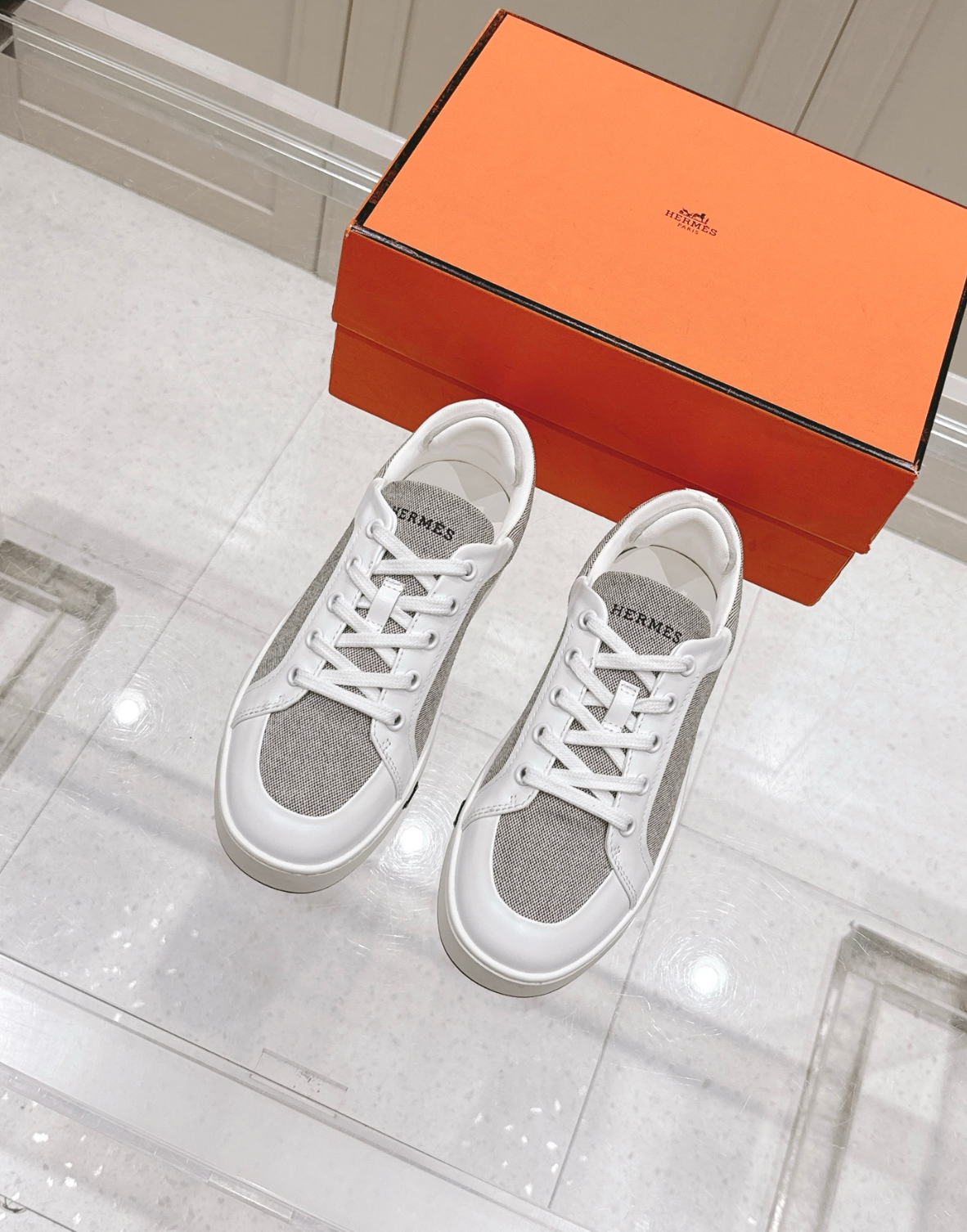Hermès Kid Prunoir/Blanc Sneaker