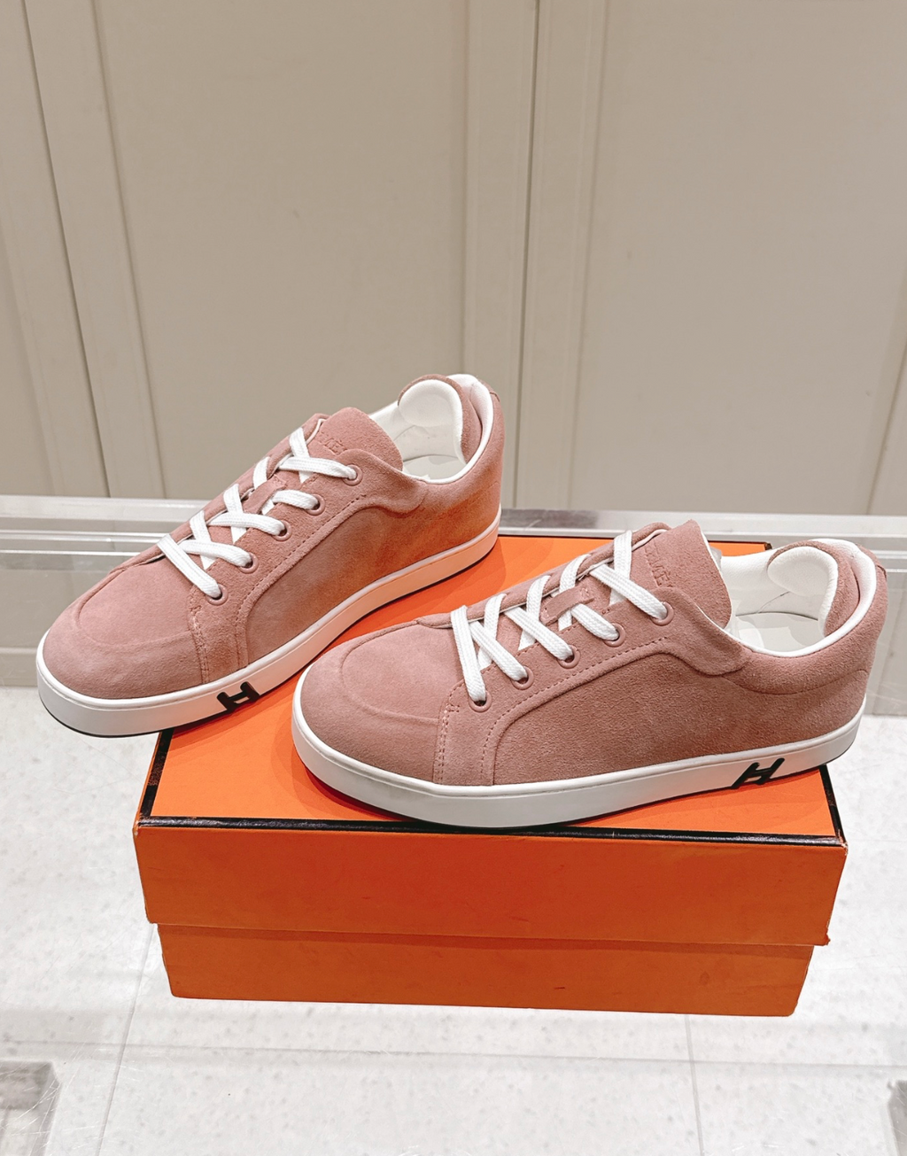 Hermès Kid Pink Suede Sneaker