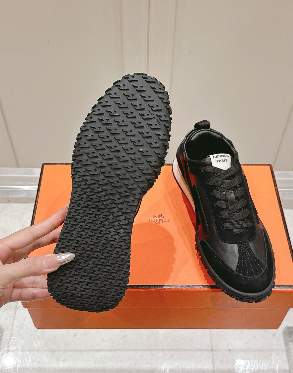 Hermès Jet Noir Sneakers