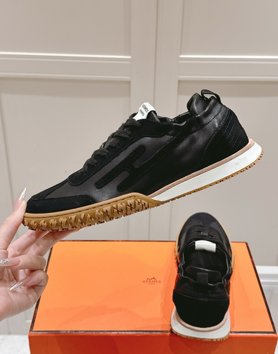 Hermès Jet Noir/Brown Sneakers