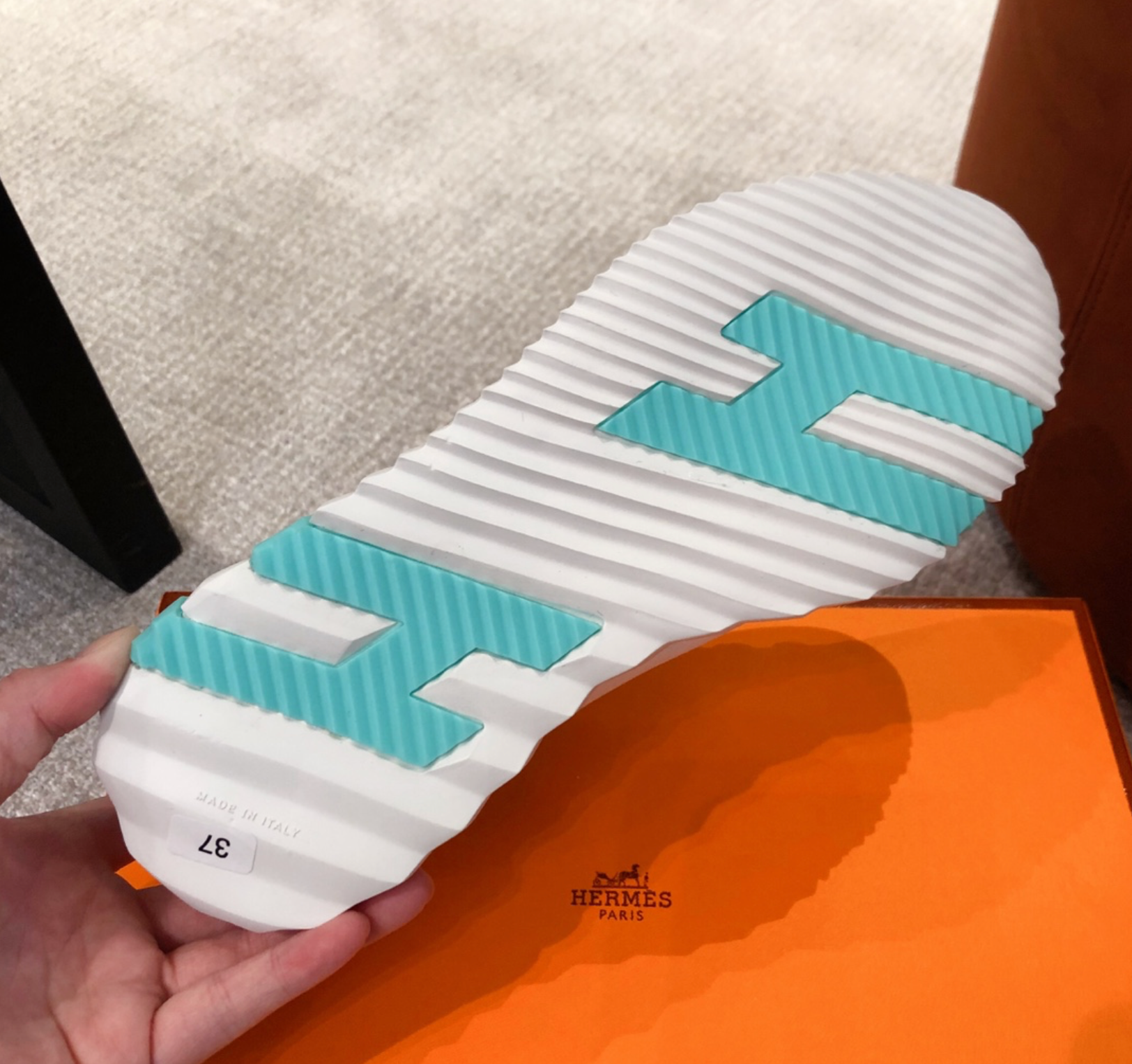 Hermès Bouncing Turquoise Sneaker