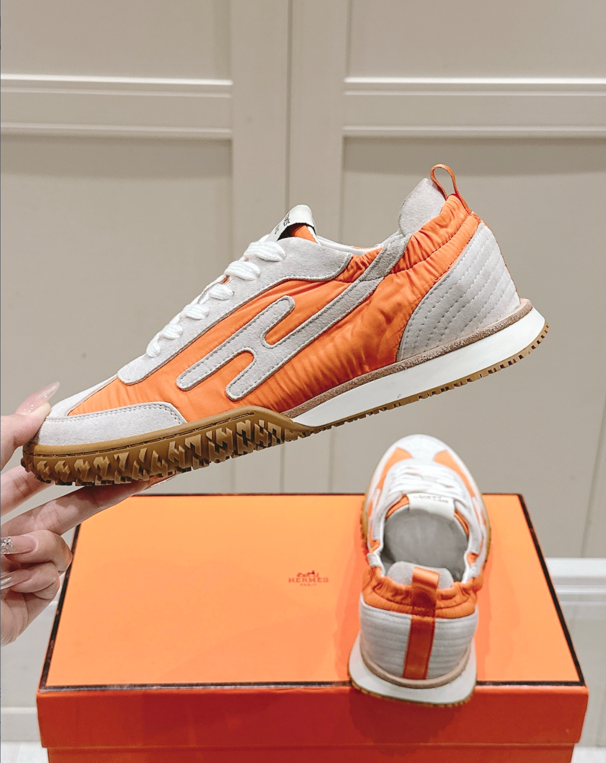 Hermès Jet Orange Sneakers