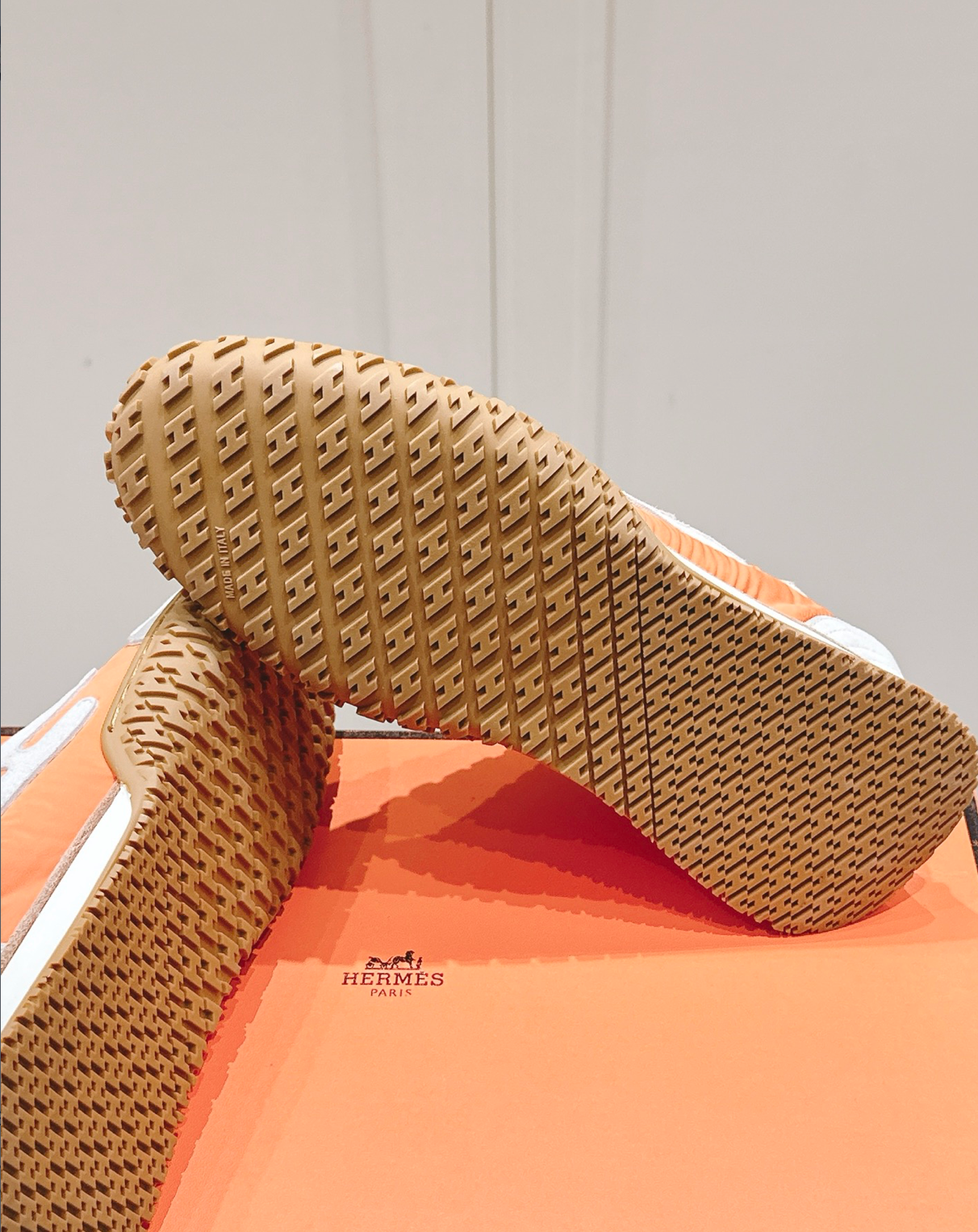 Hermès Jet Orange Sneakers