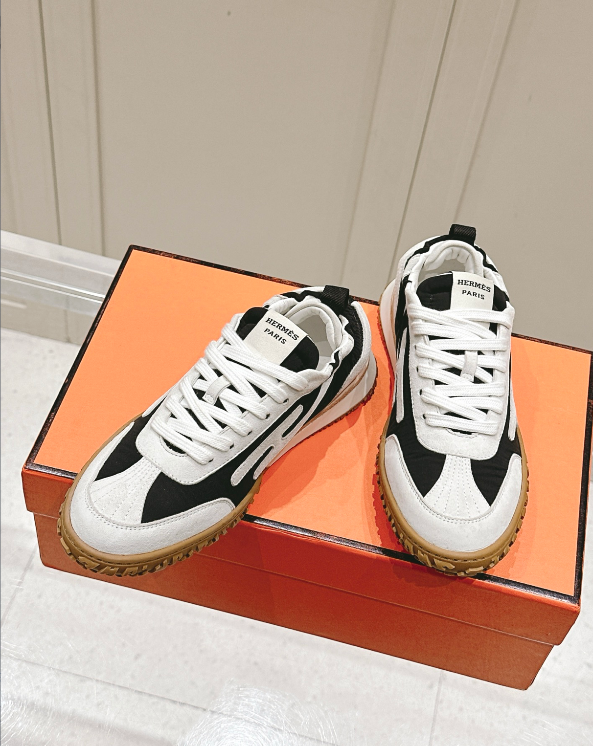Hermès Jet White/Black Sneakers