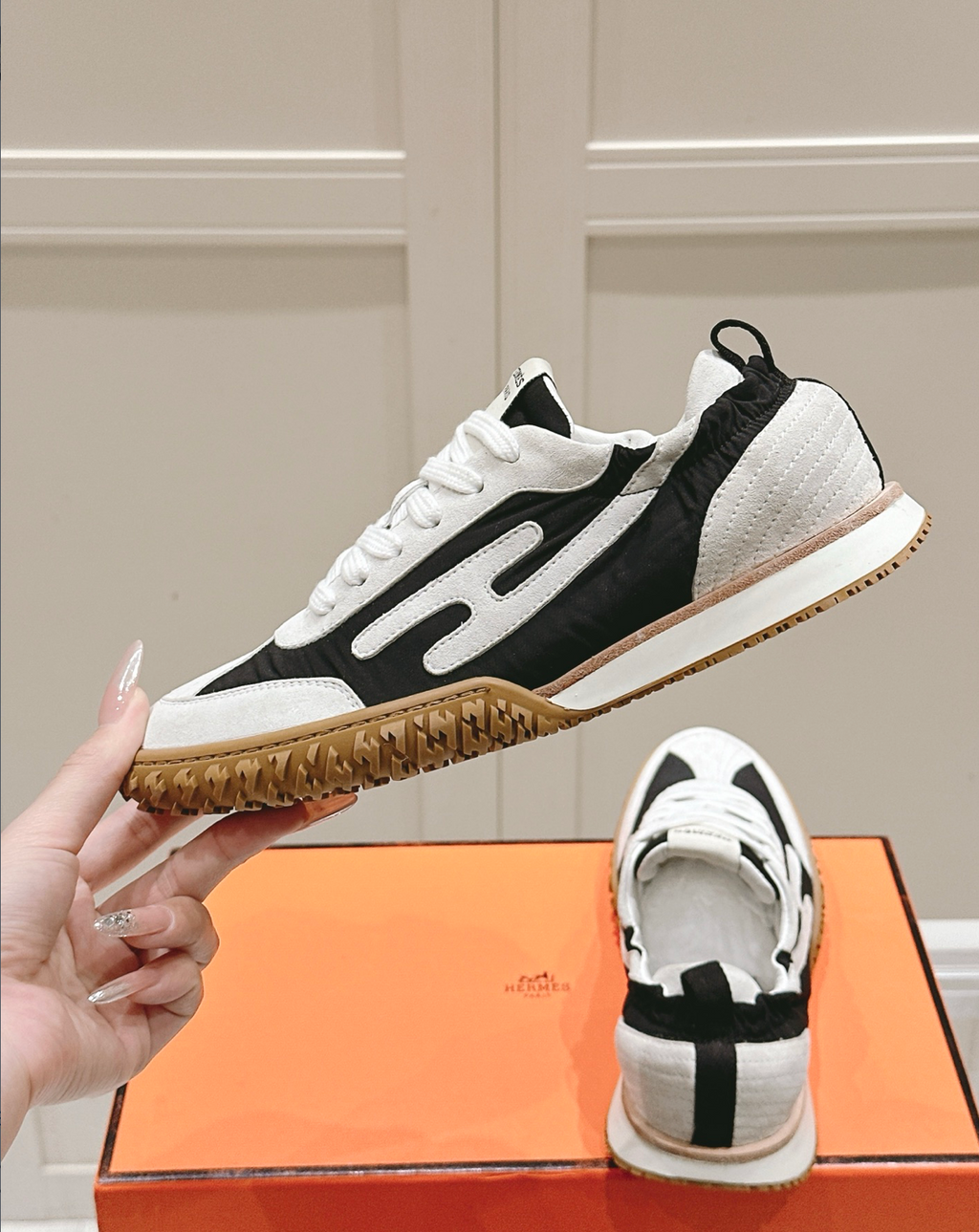 Hermès Jet White/Black Sneakers