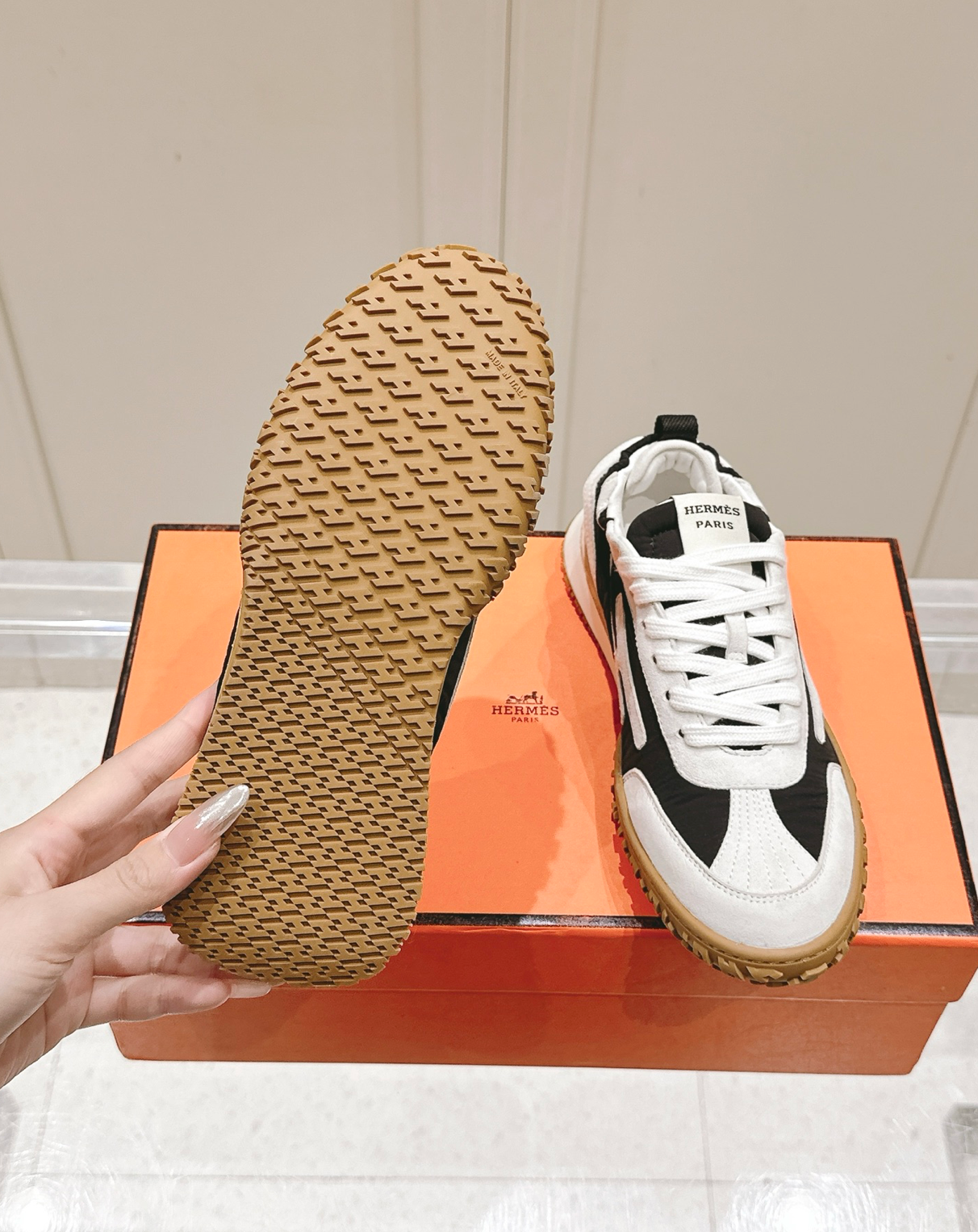 Hermès Jet White/Black Sneakers
