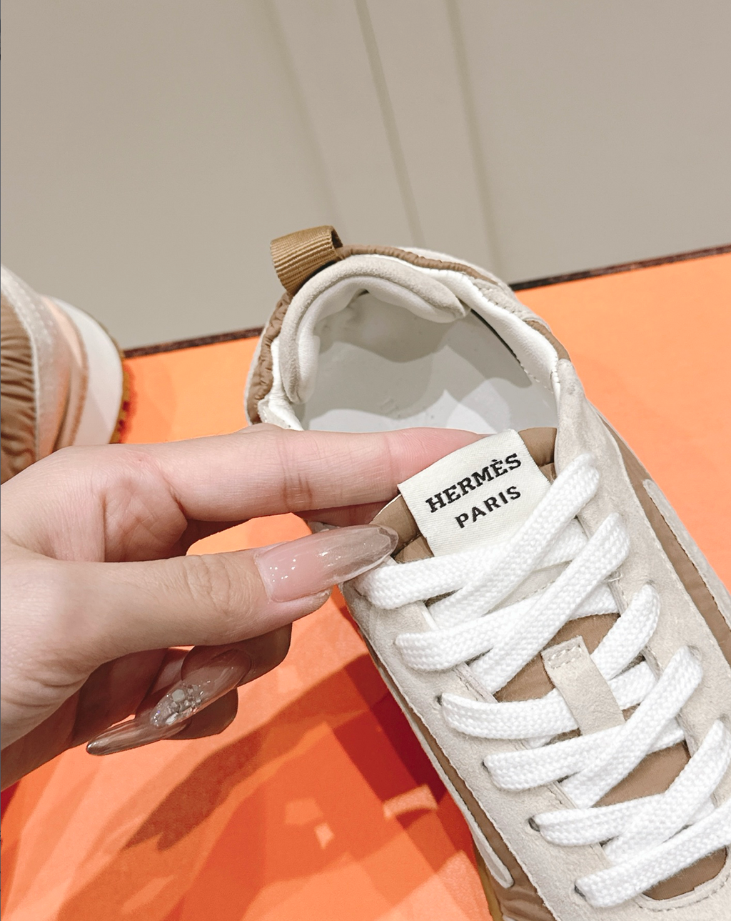 Hermès Jet Beige Sneakers