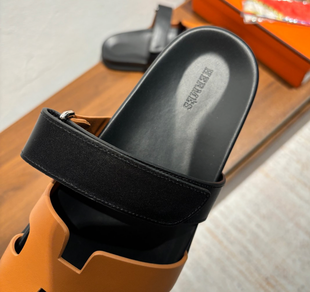 Hermès Chypre Black & Brown Sandal