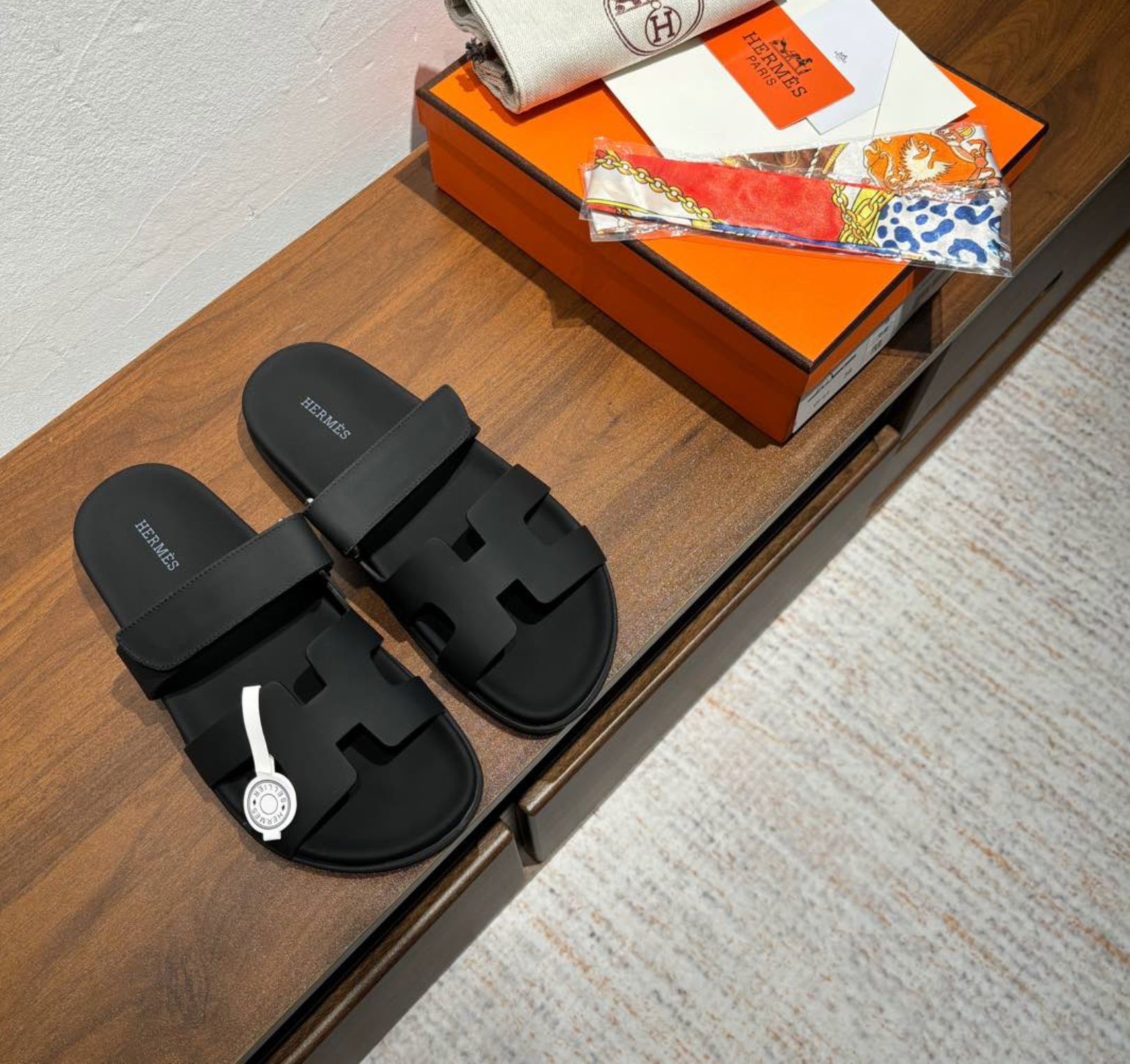 Hermès Chypre Noir Matt Sandal