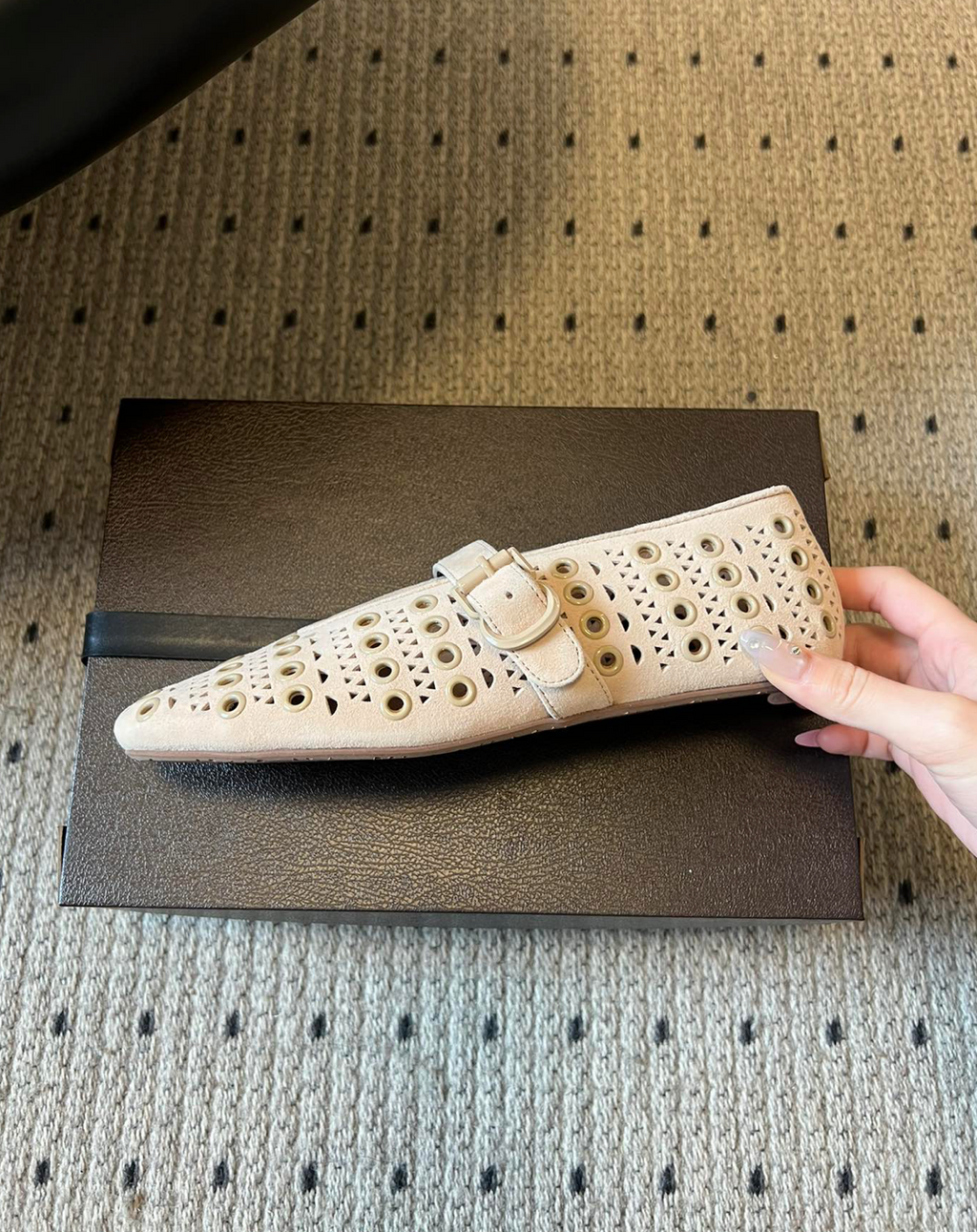 ALAÏA SAND SUEDE VIENNE PERFORATED BALLET FLAT