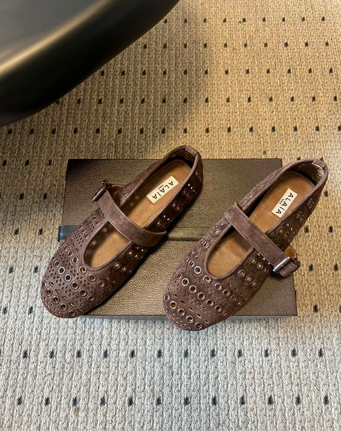 ALAÏA MOCHA SUEDE VIENNE PERFORATED BALLET FLAT