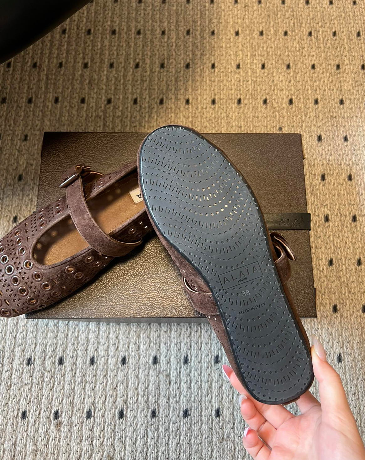 ALAÏA MOCHA SUEDE VIENNE PERFORATED BALLET FLAT