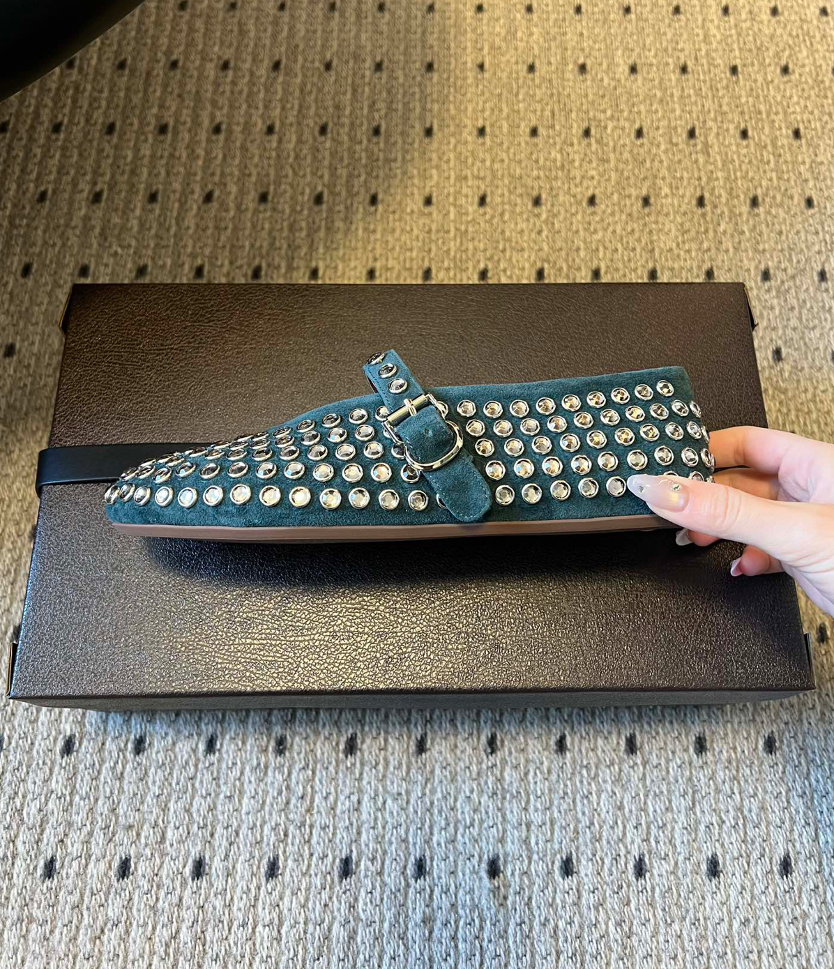 ALAÏA GREEN STRASS SUEDE BALLET FLATS
