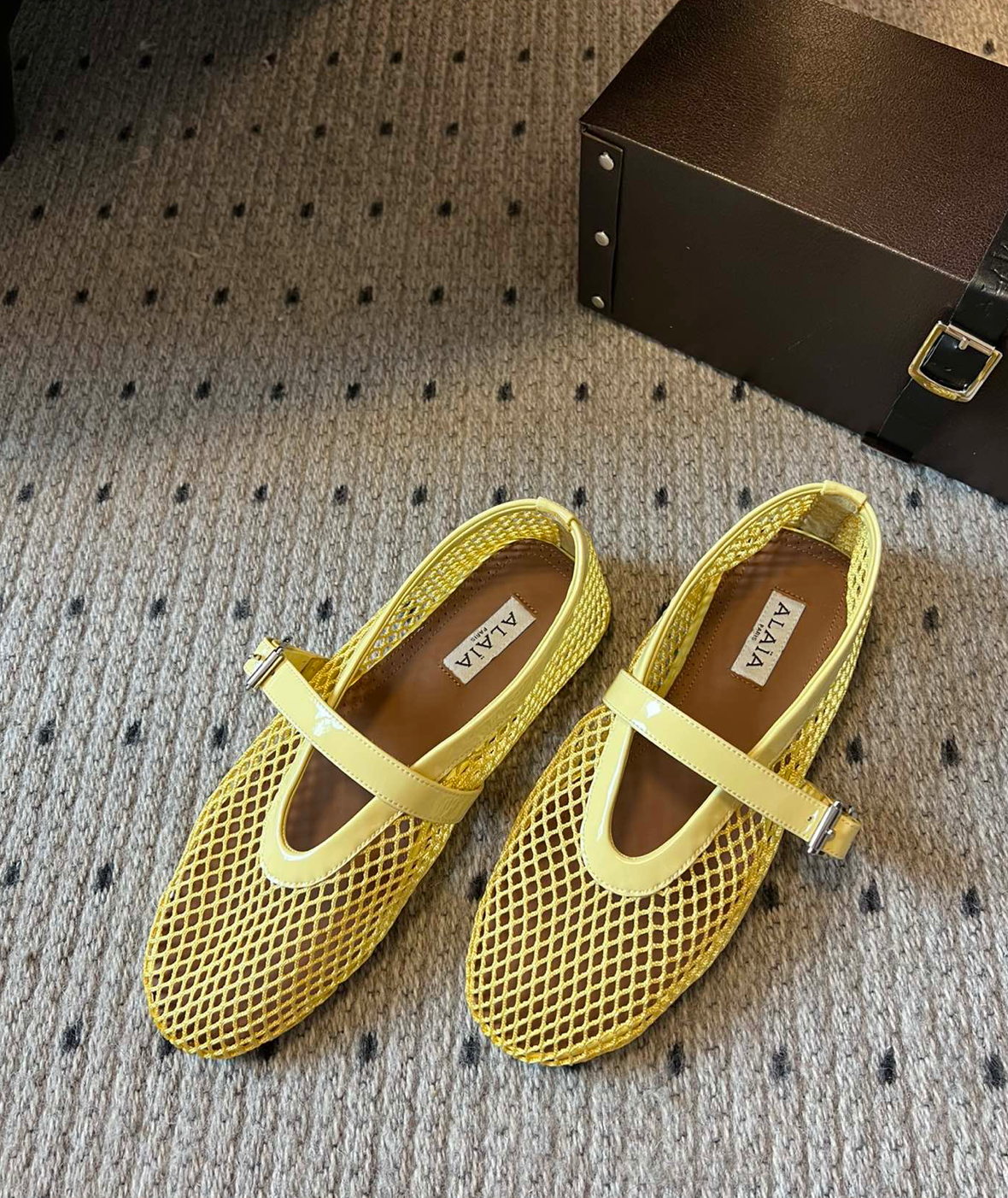 ALAÏA LEMON YOLLOW BALLET FLATS IN FISHNET