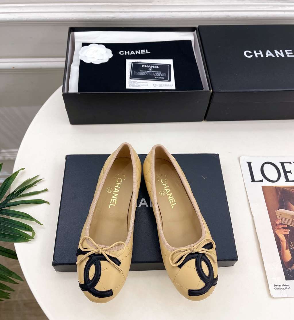 CHANEL Beige The COCO Beach '26 Ballet Flats