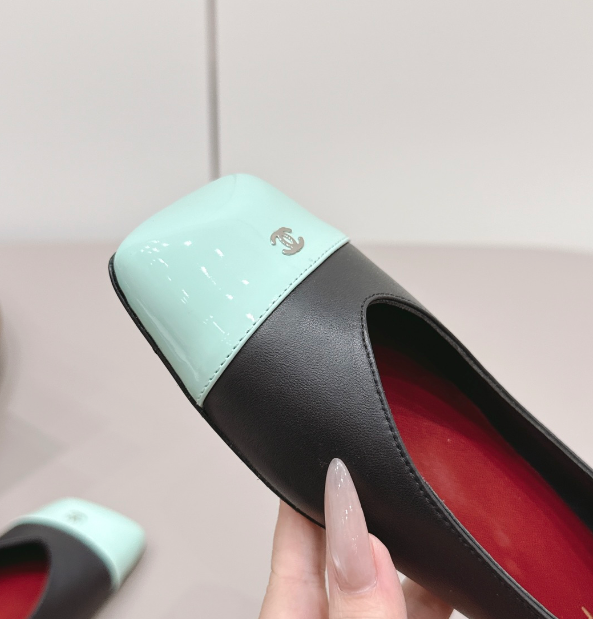 CHANEL Black & Green pumps '26 Ballets Flats