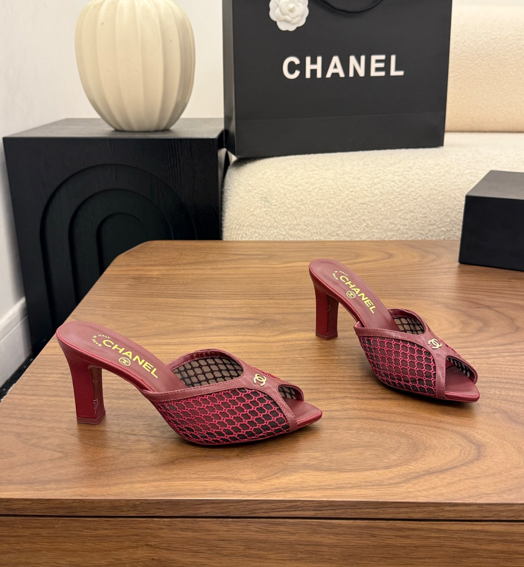 CHANEL Mules in Burgundy Mixed Fibers Cotton & Lambskin