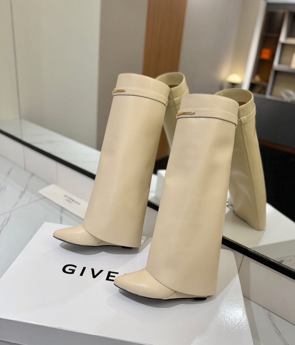 GIVENCHY Shark Leather Knee Boots Off White