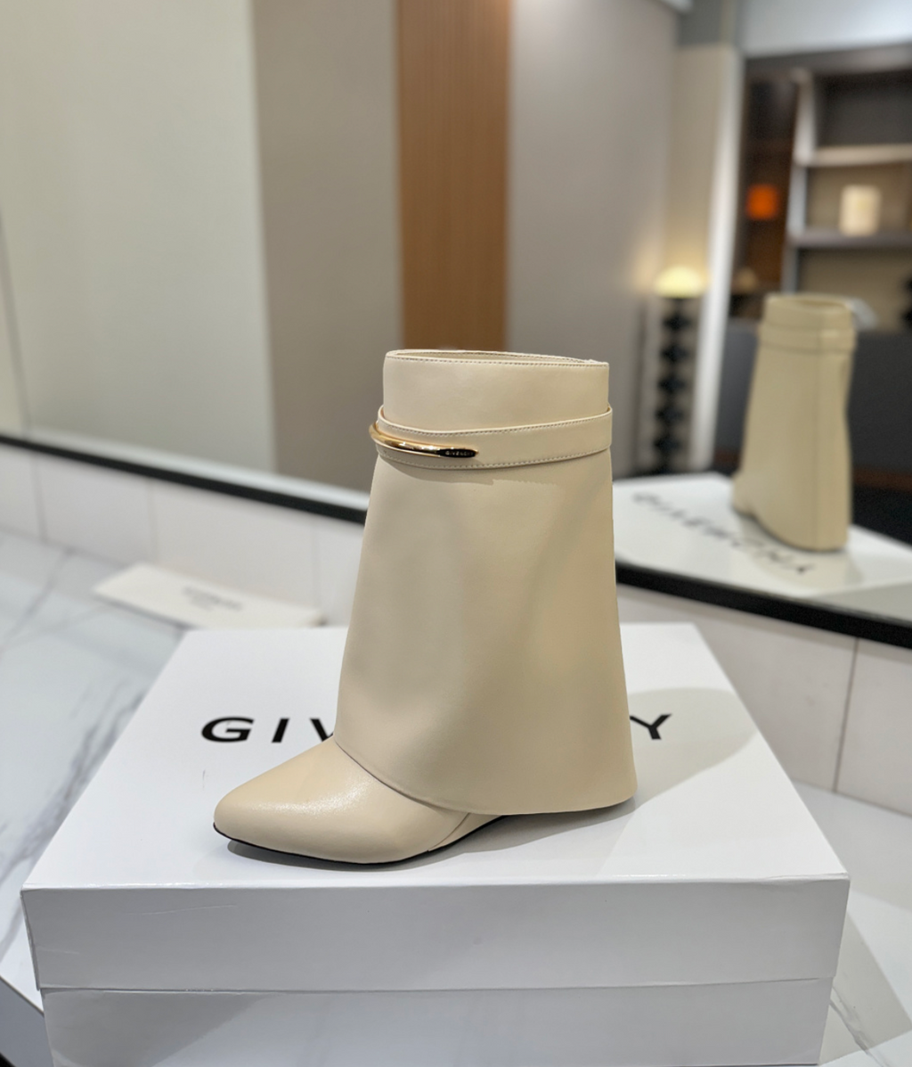 GIVENCHY Shark Pinch Ankle Boots in leather