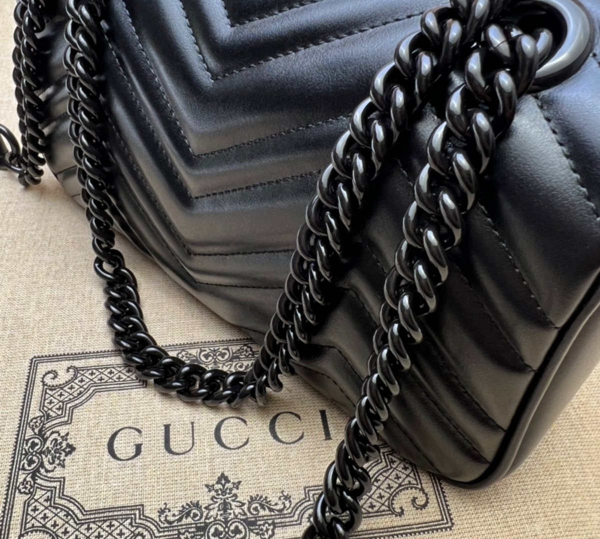 Gucci GG Marmont shoulder bag