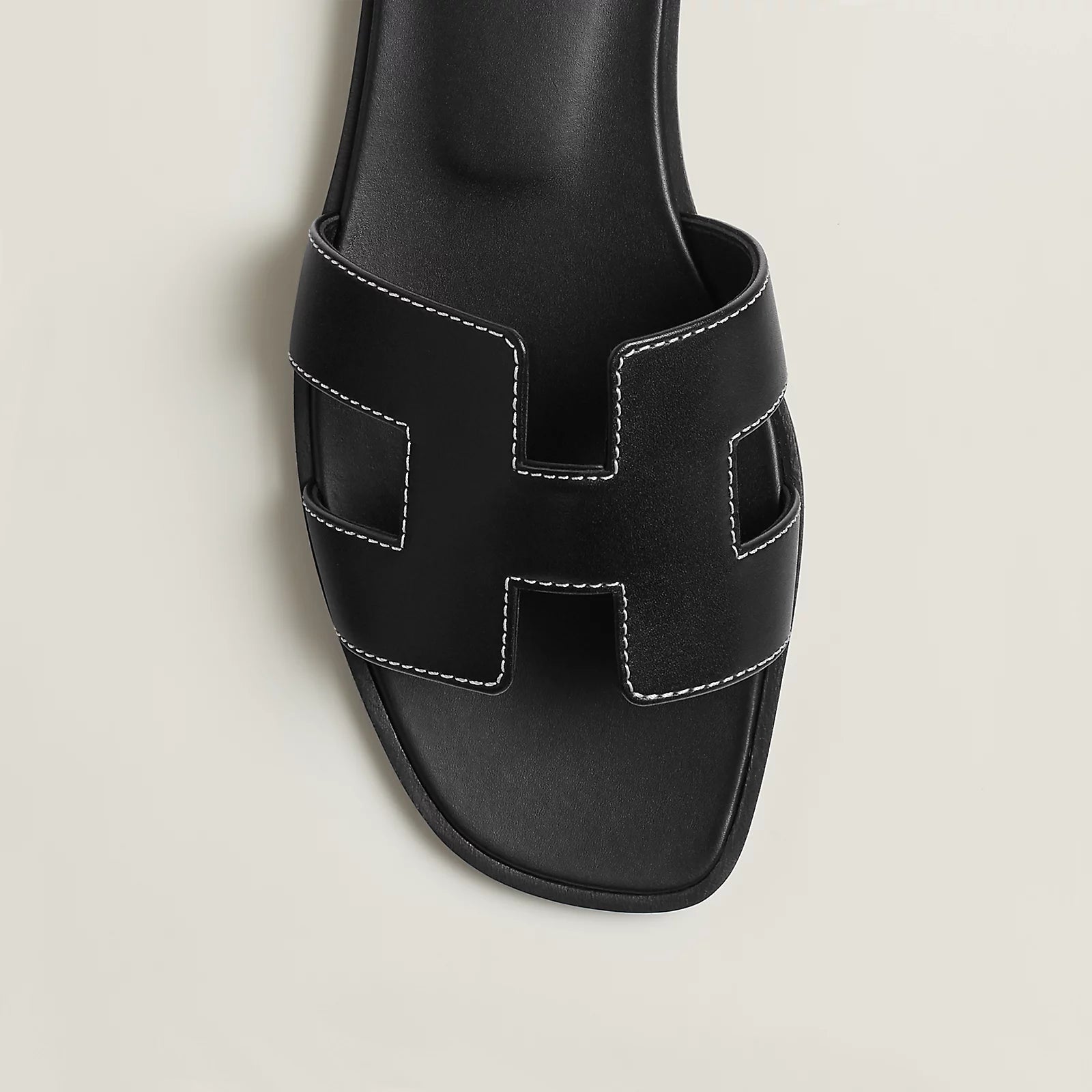 Hermès Oran Noir Sandal